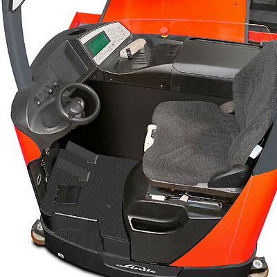 Linde a series 5022 man down electric reach truck forklift compartment