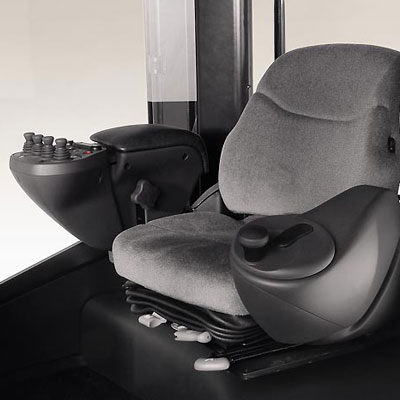 Linde series116 R14-R17X electric reach trucks operator compartment