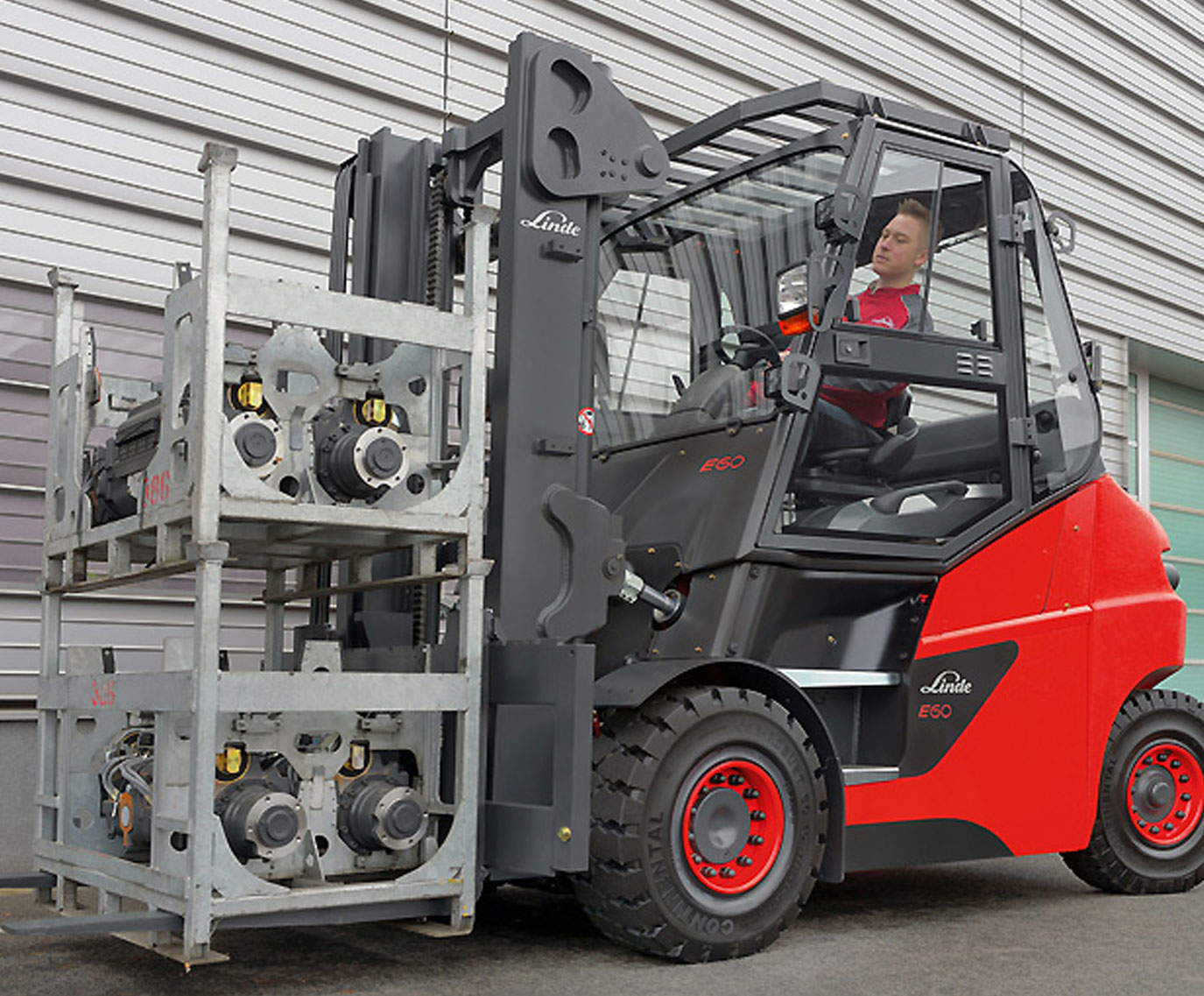Linde series1279 E60-E80 electric forklift lifting load