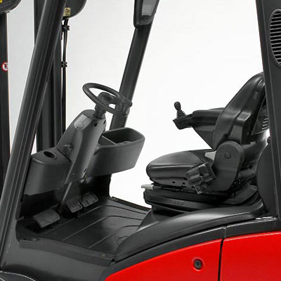Linde series391 h18-h20 engine forklift operator compartment