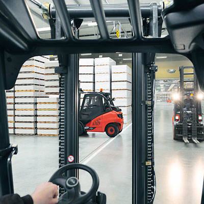 Linde series394 h40 h50 engine forklift drivers view