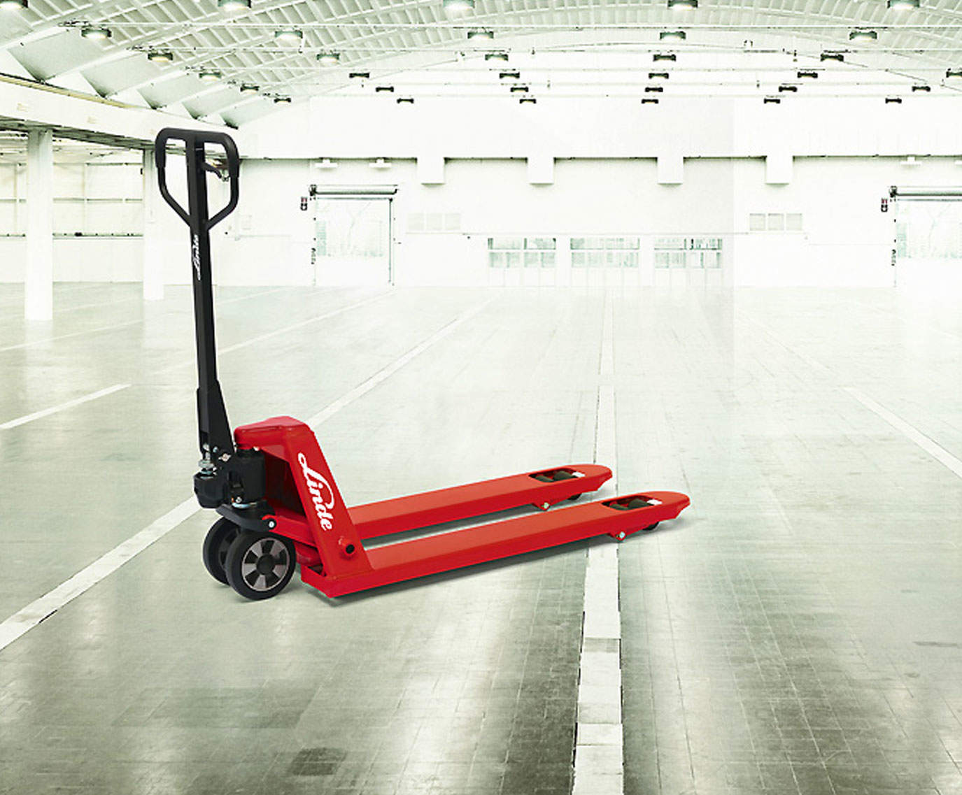 Linde series032 M25 electric hand pallet truck hero