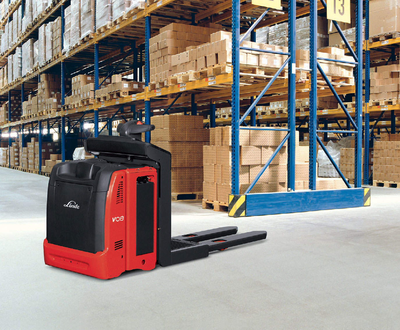 Linde series1110 V08 electric order pickers warehouse hero