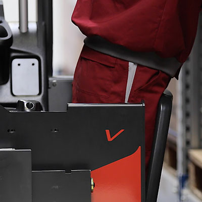 Linde series5213 V electric order pickers sideguard