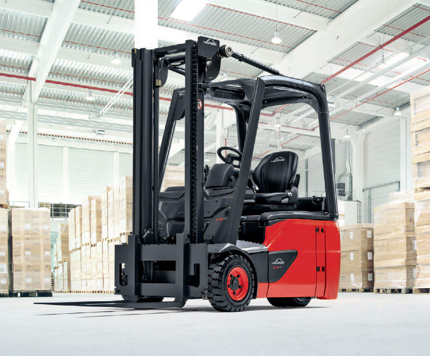 forklift hire linde e12 e20 performance left