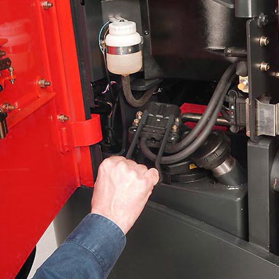 forklift hire linde series116 R14 R17X electric reach trucks servicing