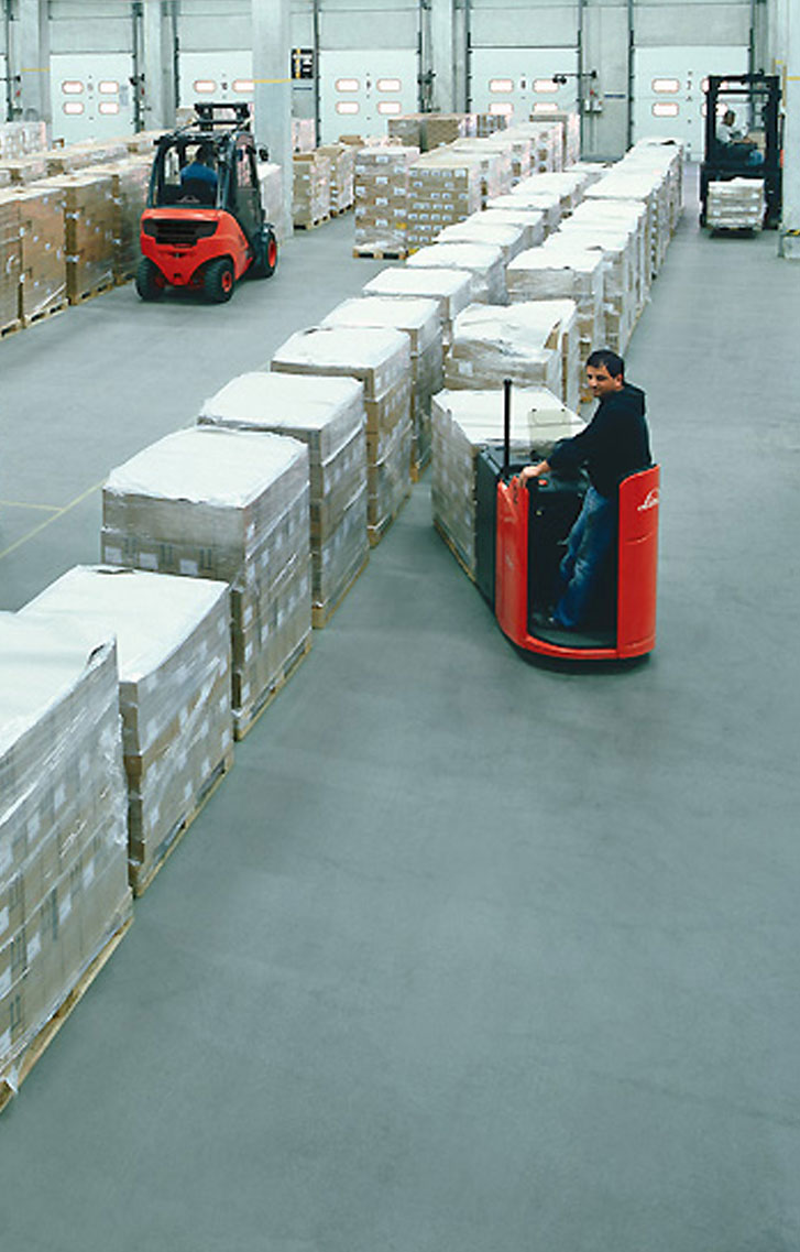 forklift hire linde series131 T20 T24 electric ride on pallet truck warehouse