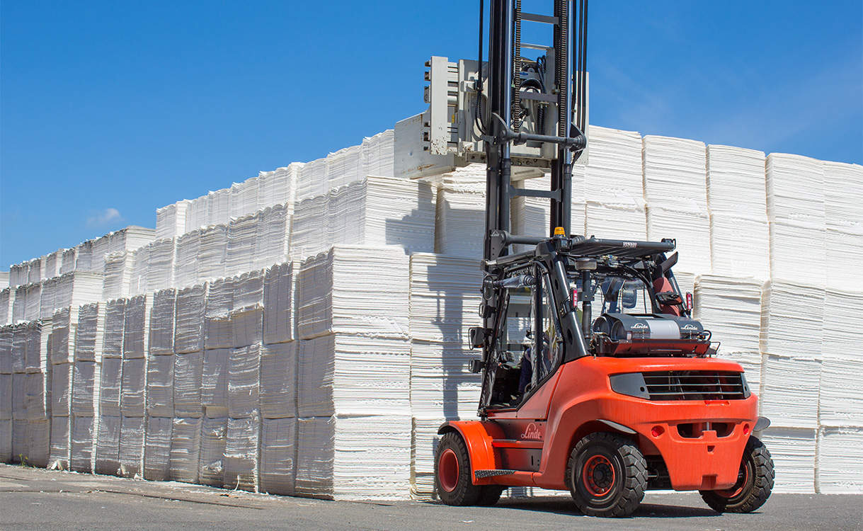 Linde Rental Solutions forklifts hire Australian paper heavy truck