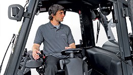 A new dimension in backwards forklift driving