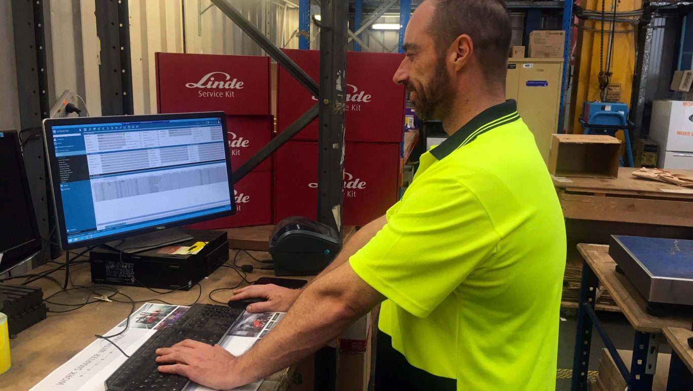 4 ways to reduce warehouse costs